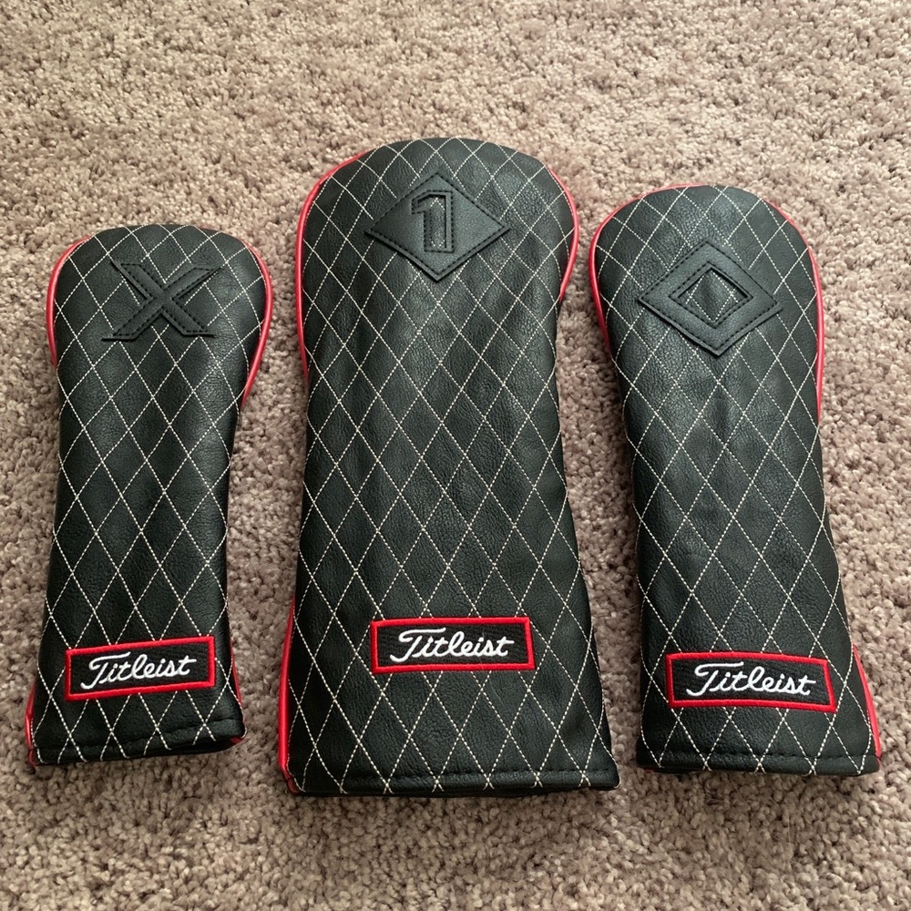 Titleist Premium Jet Black Headcover Set